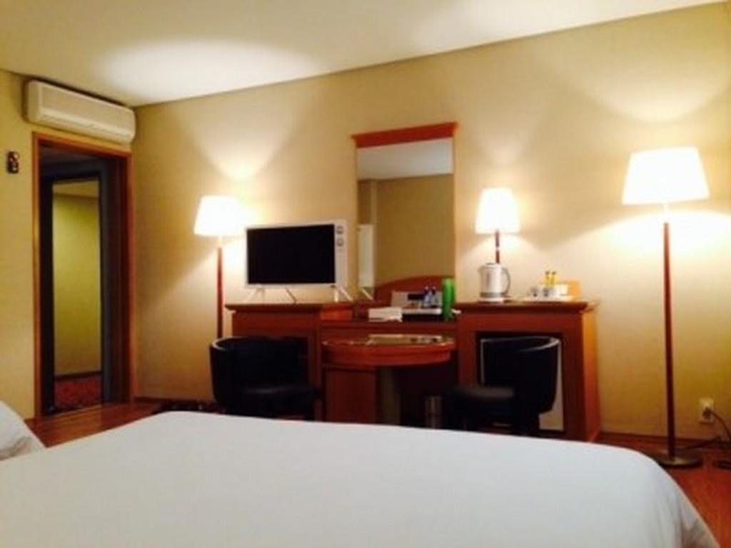 Daedong Hotel Jeju Exteriör bild