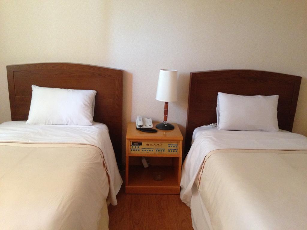 Daedong Hotel Jeju Rum bild