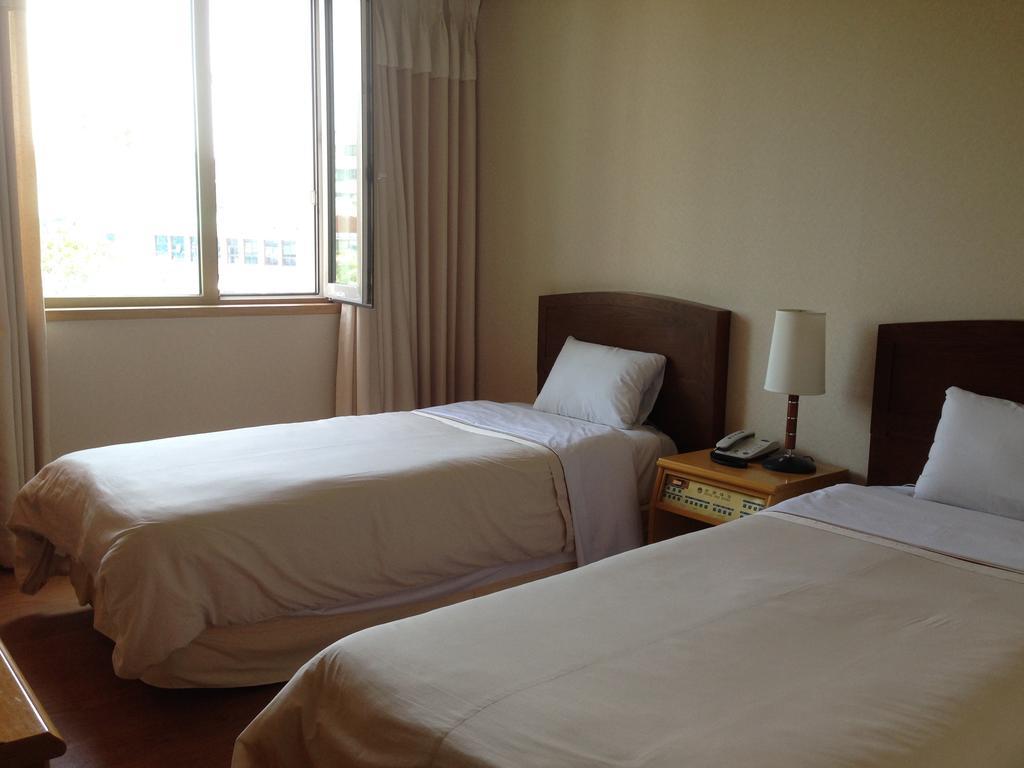 Daedong Hotel Jeju Rum bild